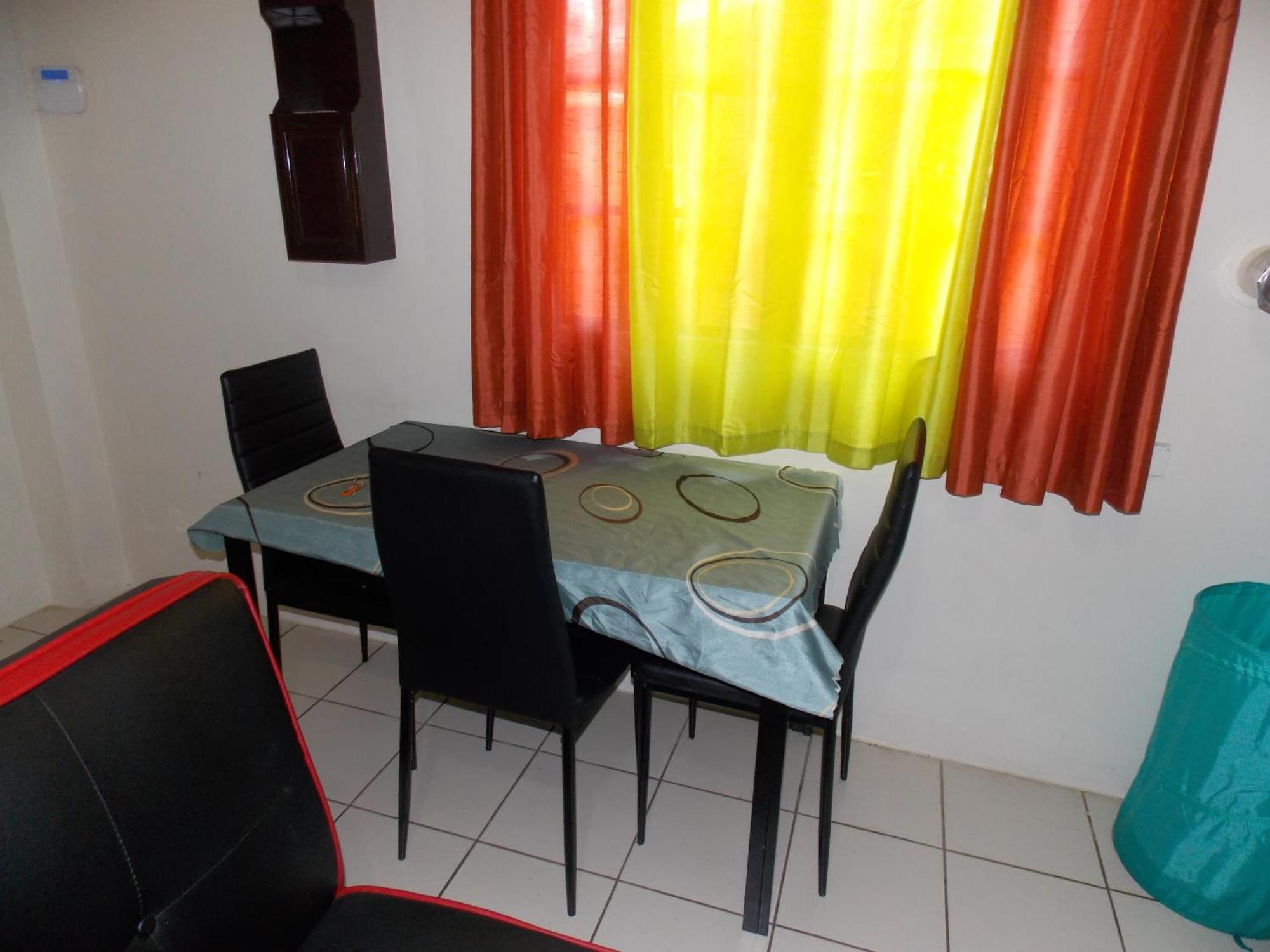 Stewart Apt- Trincity, Airport, Washer, Dryer, Office, Cable , Wifi Habitación foto